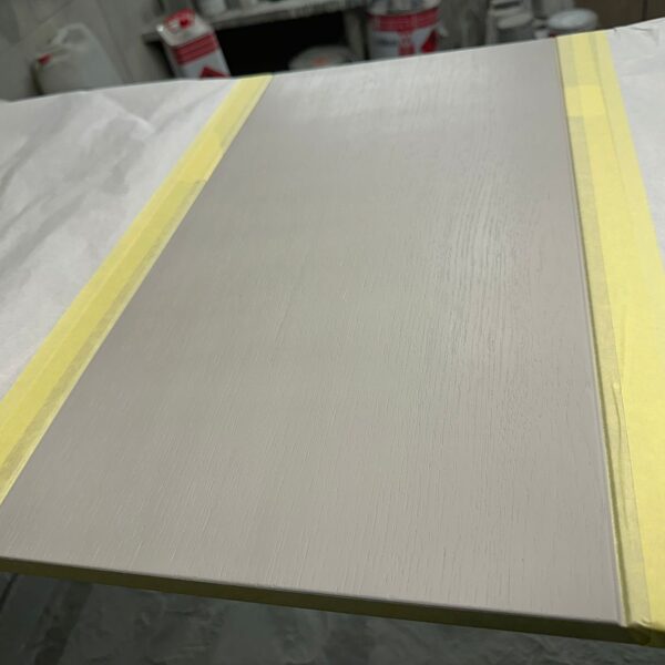 Krāsotas MDF fasādes kombinētas ar ozola nažfinieri