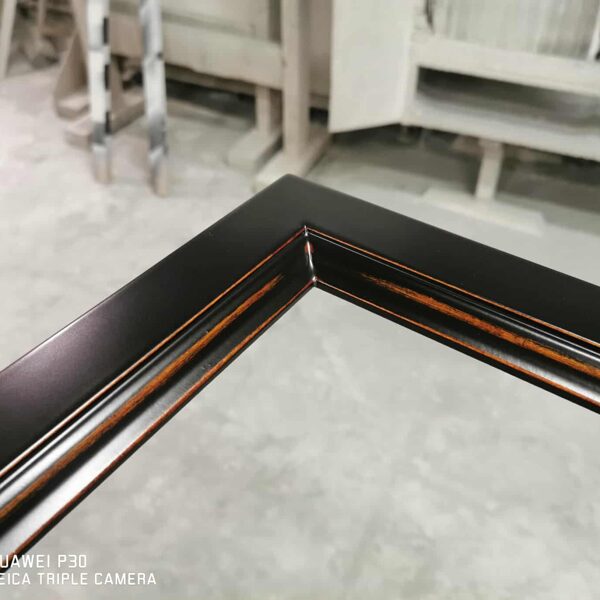 Dekoratīvās karnīzes detaļa MDF (krāsa/laka)