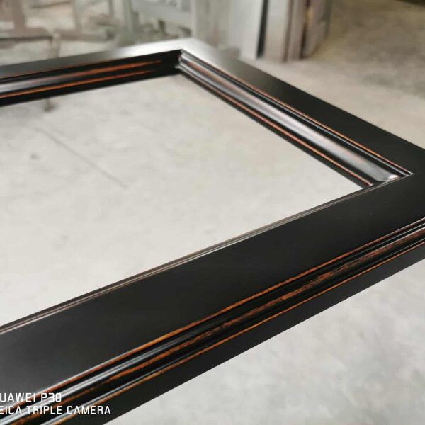 Dekoratīvās karnīzes detaļa MDF (krāsa/laka)