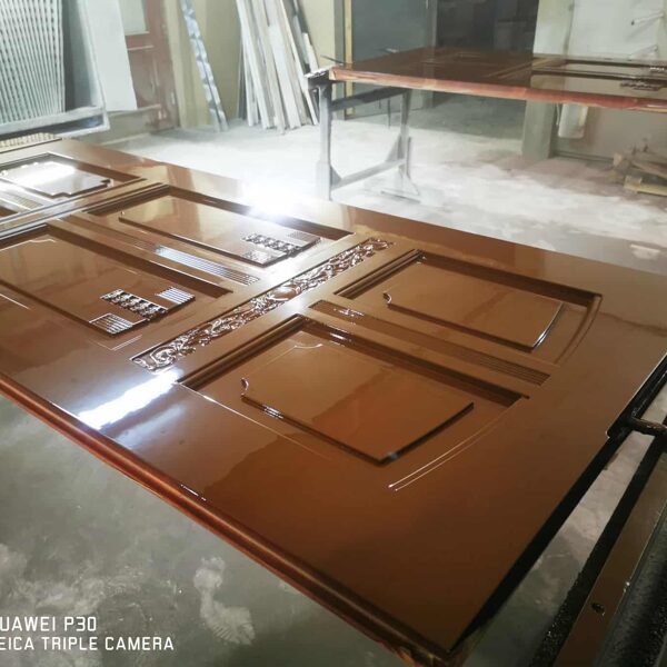 Окрашенные двери из MDF с филёнками из MDF/декоративными накладками/декоративными планками