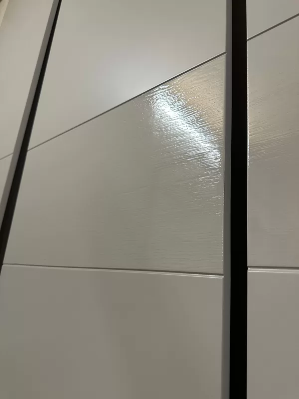 Krāsotas MDF fasādes kombinētas ar ozola nažfinieri