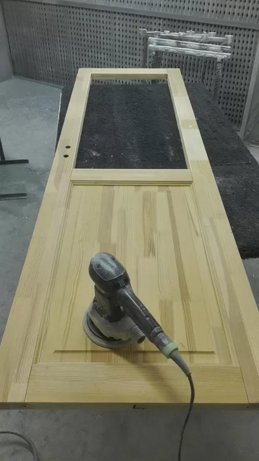 Glued solid-wood door with panel (sanding)