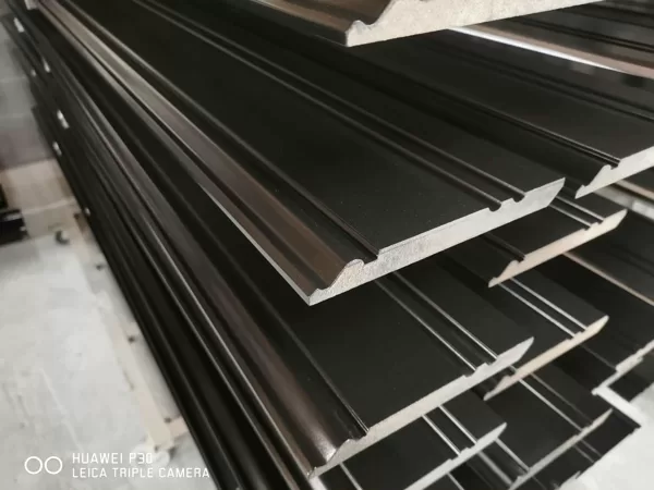 Painted MDF floor skirting/leg skirting